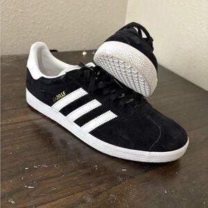 Adidas Black and White Sneakers Classic Design